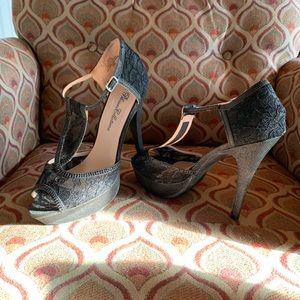 De Blossom Collection Peep-Toe Heels Black